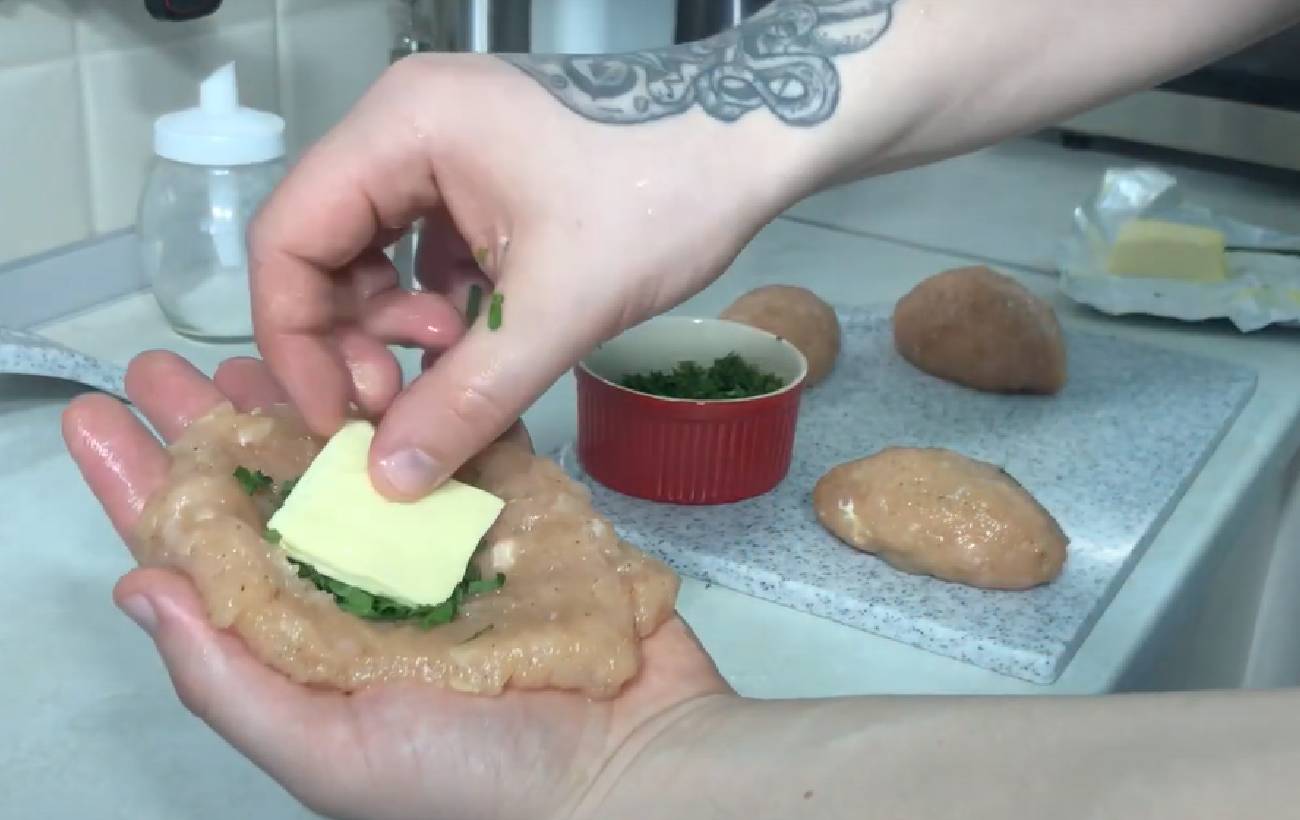 Котлета по-киевски: простой рецепт классики мясных блюд